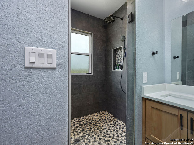 Listing photo id 12 for 228 Triple R