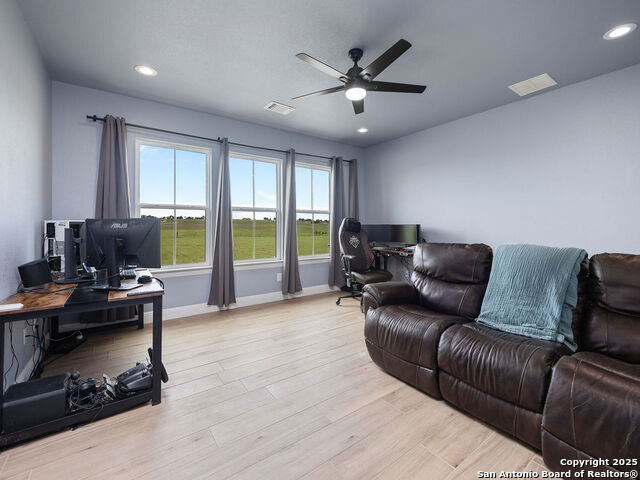 Listing photo id 15 for 228 Triple R