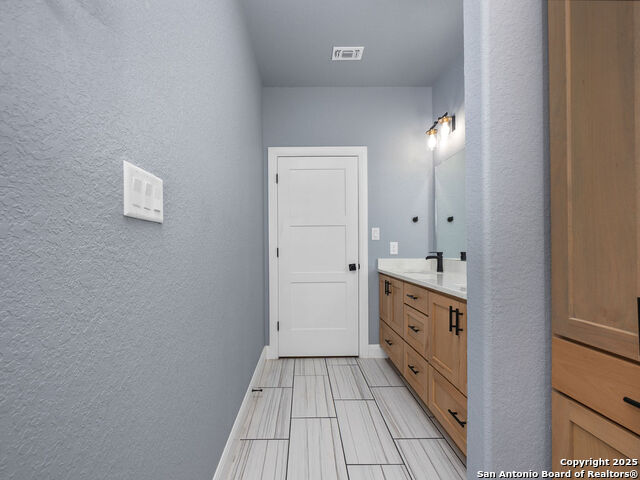 Listing photo id 23 for 228 Triple R