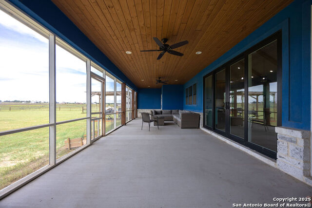 Listing photo id 27 for 228 Triple R