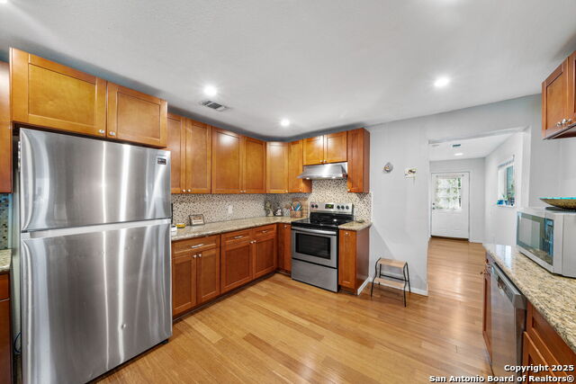 Image 12 of 31 For 1119 Pine Street N