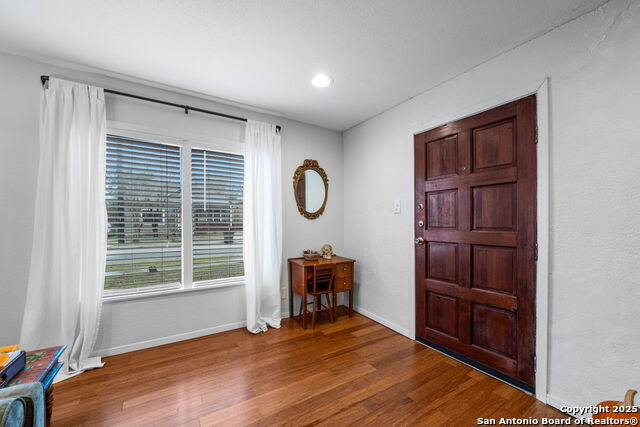 Image 5 of 31 For 1119 Pine Street N