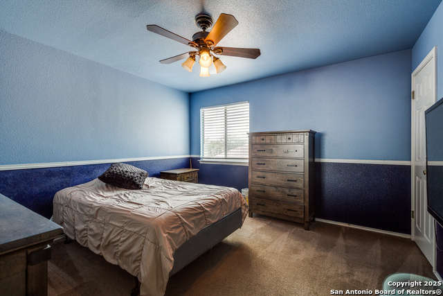 Listing photo id 13 for 1020 Lion King