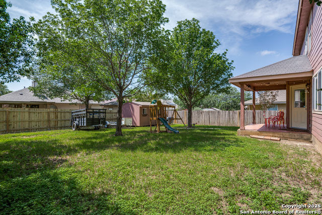 Listing photo id 20 for 1020 Lion King