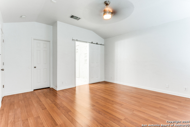 Listing photo id 17 for 7954 Mainland Woods