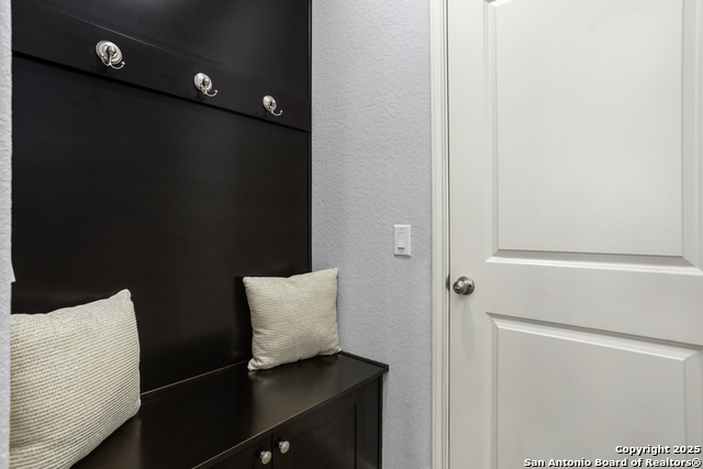 Image 24 of 31 For 13829 Chester Knoll