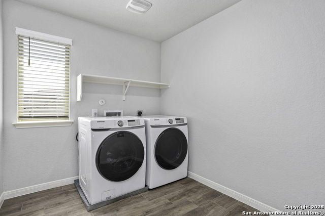 Image 25 of 31 For 13829 Chester Knoll