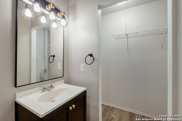 Listing photo id 10 for 2851 Coral Field
