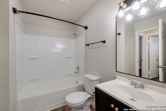 Listing photo id 11 for 2851 Coral Field