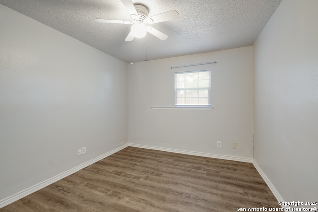 Listing photo id 15 for 2851 Coral Field
