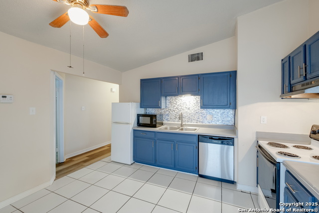 Listing photo id 6 for 2851 Coral Field