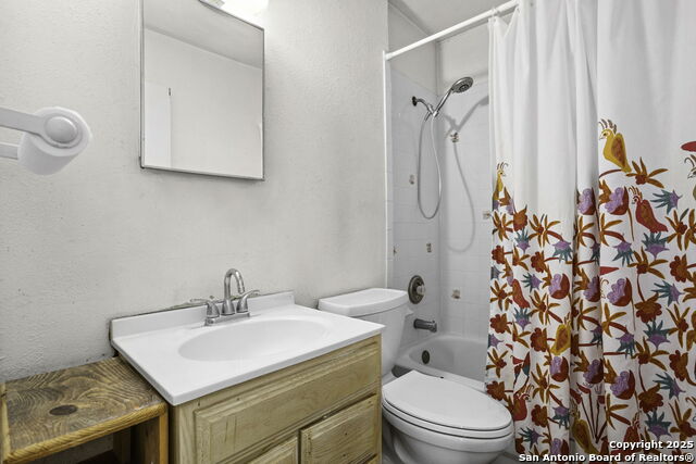 Listing photo id 11 for 5807 Stonybrook
