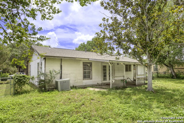 Listing photo id 12 for 5807 Stonybrook
