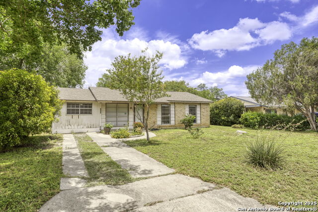 Listing photo id 0 for 5807 Stonybrook