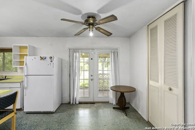 Listing photo id 1 for 5807 Stonybrook