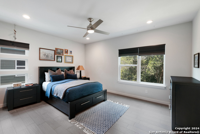 Image 15 of 30 For 812 Gevers St N