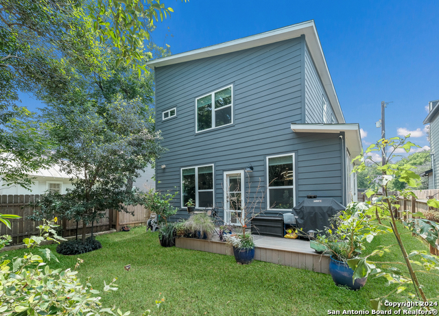 Image 25 of 30 For 812 Gevers St N