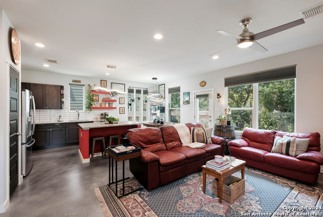 Image 7 of 30 For 812 Gevers St N