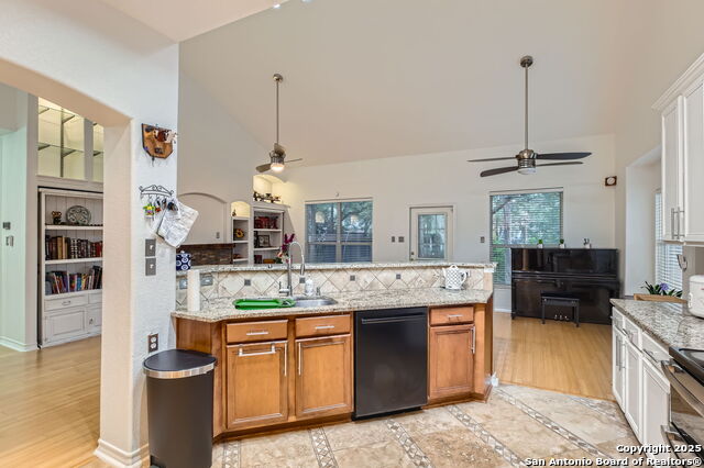 Image 11 of 30 For 1406 Osprey Heights
