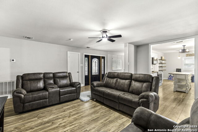 Image 11 of 29 For 8216 Alton Blvd