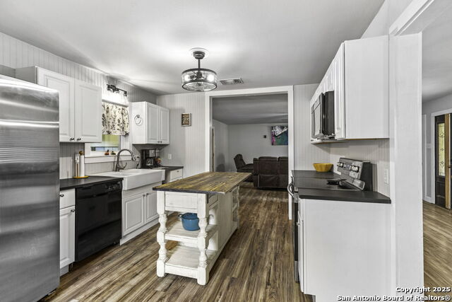 Image 14 of 29 For 8216 Alton Blvd