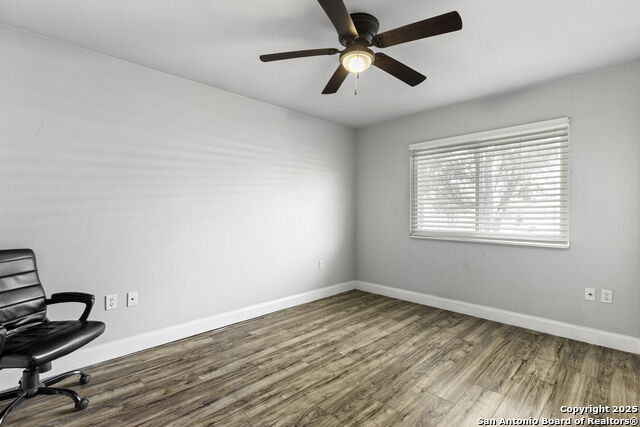 Image 21 of 29 For 8216 Alton Blvd