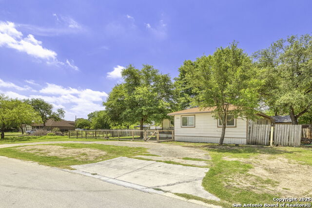 Image 3 of 29 For 8216 Alton Blvd