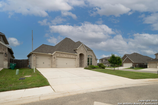 Details for 1900 Edgecreek, Seguin, TX 78155