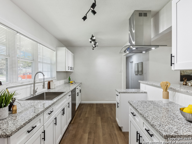 Image 12 of 23 For 942 San Angelo