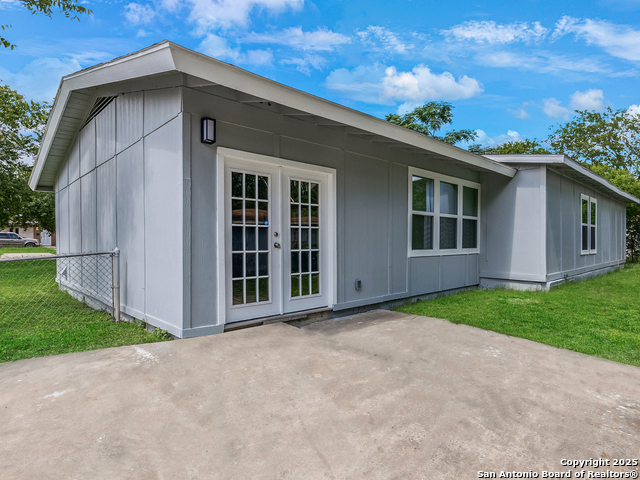 Image 22 of 23 For 942 San Angelo