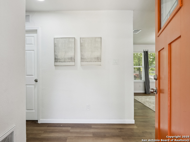 Image 6 of 23 For 942 San Angelo
