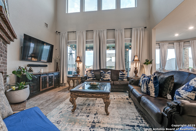 Listing photo id 5 for 2114 Derussy Rd.