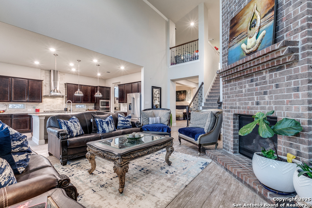 Listing photo id 6 for 2114 Derussy Rd.