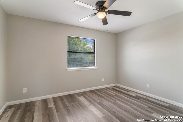 Image 6 of 8 For 230 Wright Blvd E 5