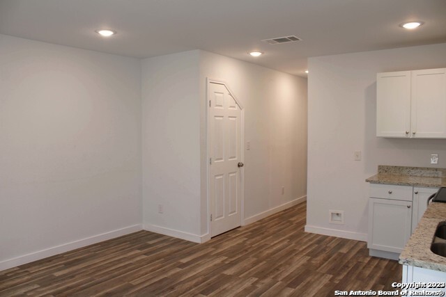 Image 4 of 8 For 1654 Hamilton St S 202