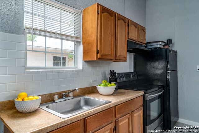 Image 11 of 36 For 222 Laurelwood