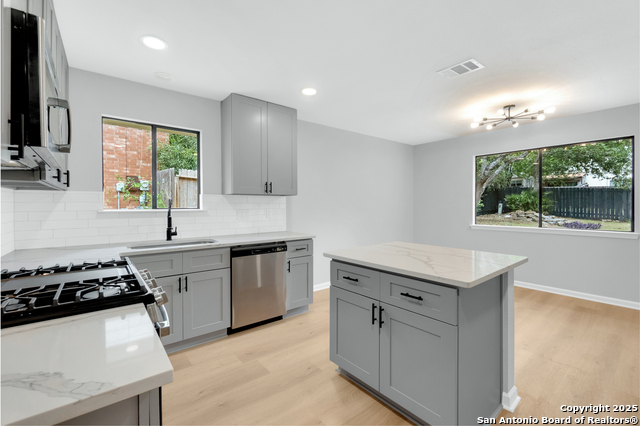 Listing photo id 9 for 9807 Boulder Hill