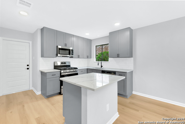 Listing photo id 10 for 9807 Boulder Hill