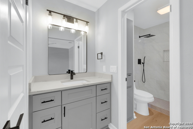 Listing photo id 14 for 9807 Boulder Hill