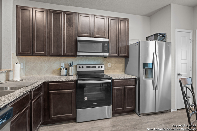 Listing photo id 9 for 10573 Green Lake