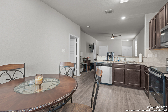 Listing photo id 7 for 10573 Green Lake