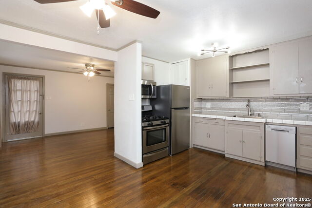 Image 4 of 15 For 309 Melrose E