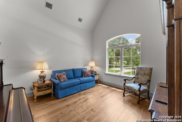 Listing photo id 42 for 149 Bridgewater