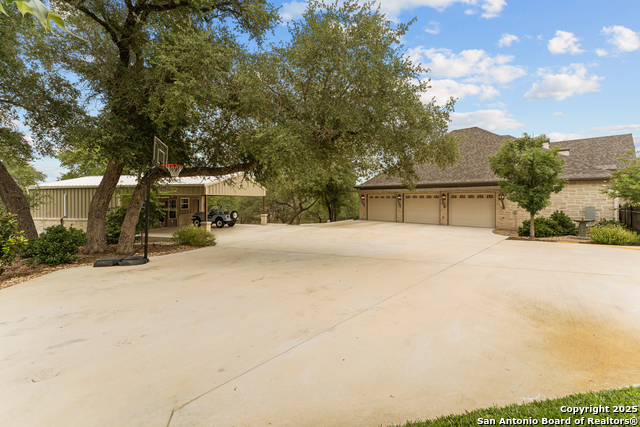 Listing photo id 5 for 149 Bridgewater