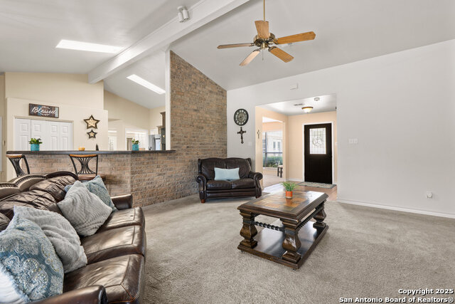 Listing photo id 11 for 585 Oak Bend Drive