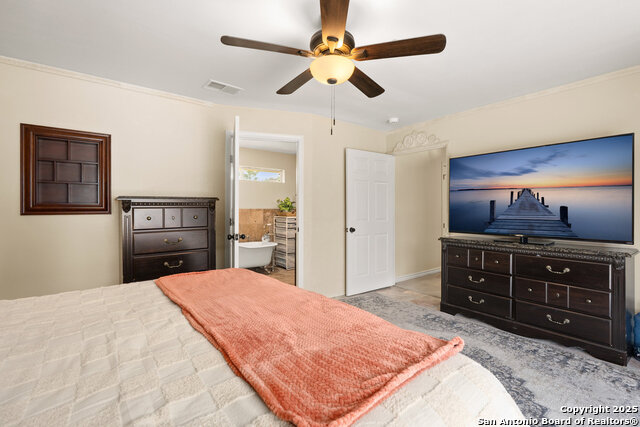 Listing photo id 18 for 585 Oak Bend Drive