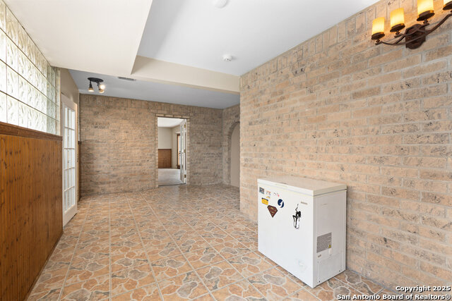 Listing photo id 22 for 585 Oak Bend Drive