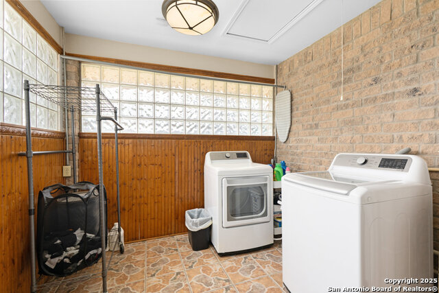 Listing photo id 23 for 585 Oak Bend Drive