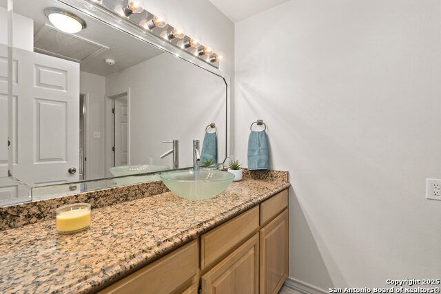Listing photo id 28 for 585 Oak Bend Drive