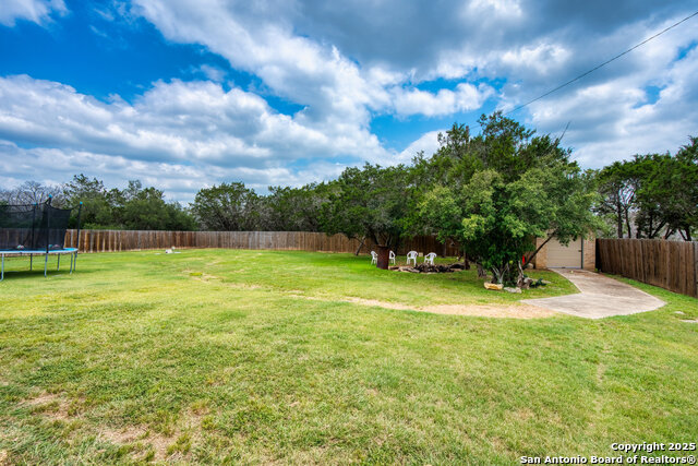 Listing photo id 33 for 585 Oak Bend Drive
